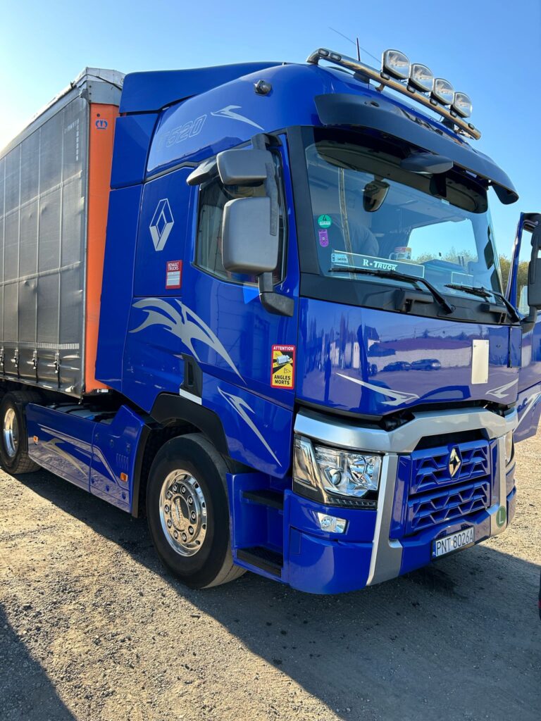 Ciągnik z naczepą Usługi Transportowe Mróz Mikołów